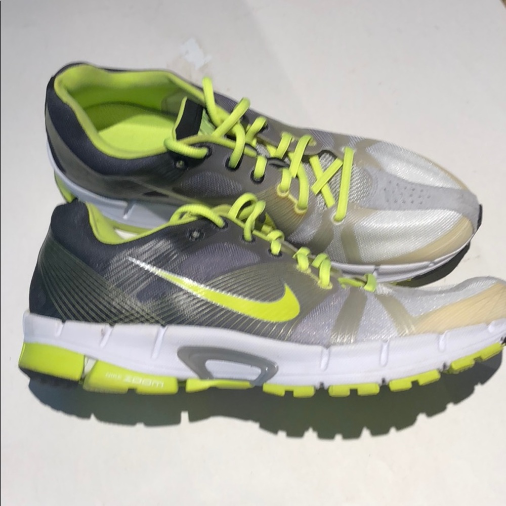 Nike air victory zoom size 12 runner volt white